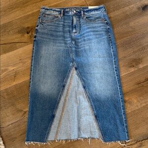 American Eagle Outfitters Blue Denim Skirt Size 12 NWTS